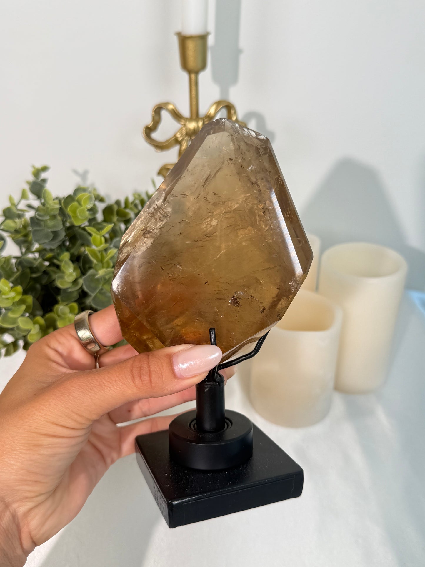Citrine on spinning stand (303)