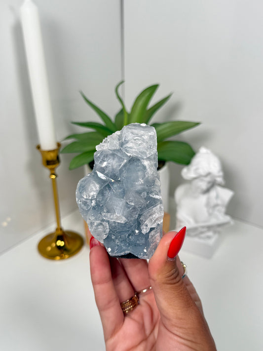 Apophyllite on Blue Chalcedony Cutbase (46v)