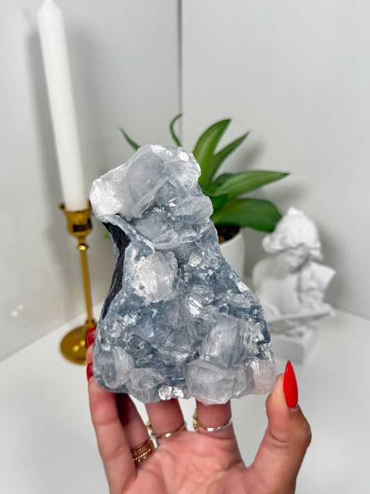 Apophyllite on Blue Chalcedony Cutbase (144)