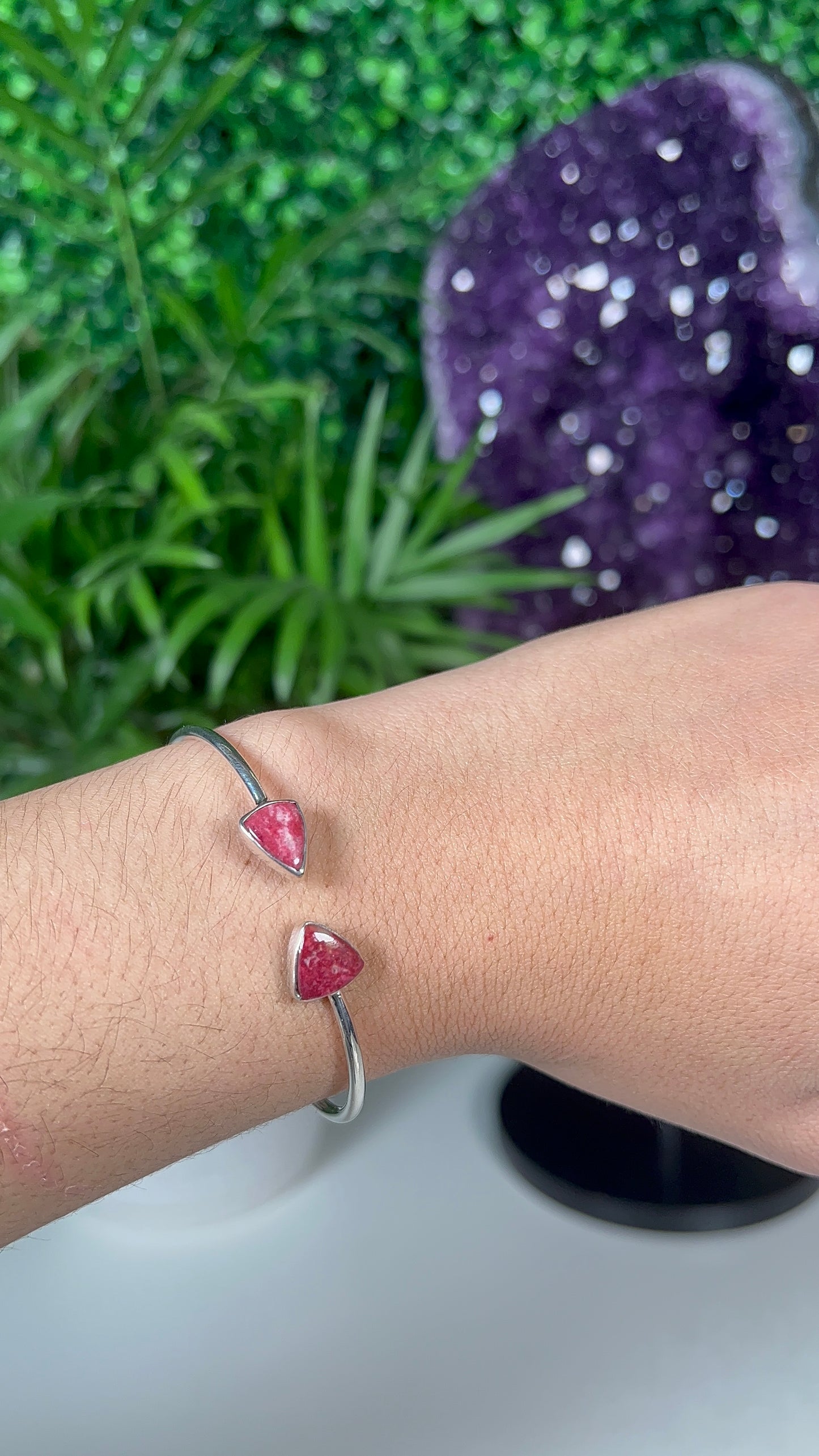 Thulite Bangle Bracelet (49e)