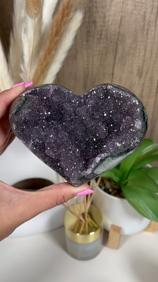 Rainbow Amethyst Heart (71Q)