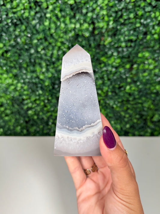 Druzy Agate Tower (77Q)