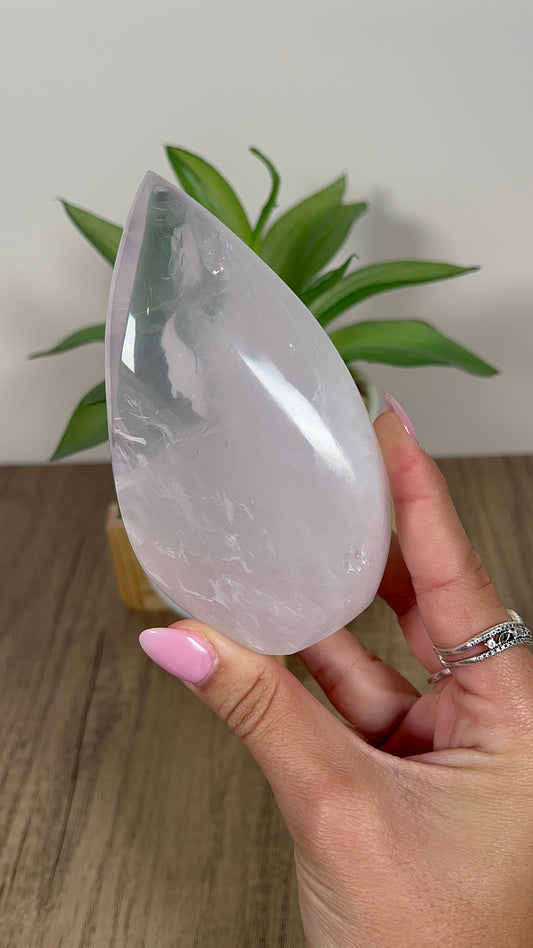 Rose Quartz Flame from Brazil (58e)